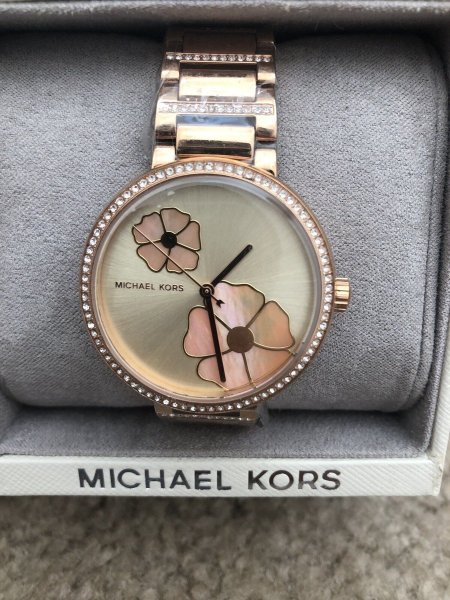 MACHAEL KORS